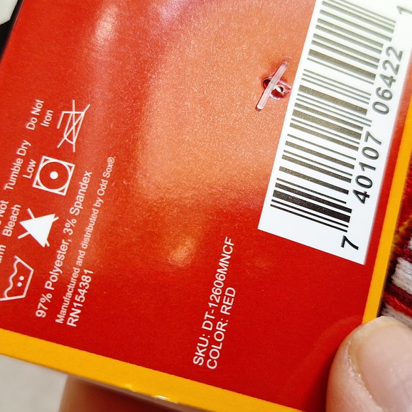 Cheez It Cracker new pair of men's socks fits shoe size 6-12 - Picture 8 of 8